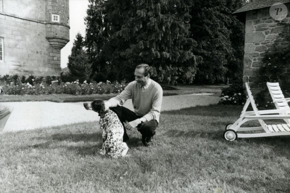 Jacques Chirac le 30 aout 1976, apres sa demission de Premier ministre du gouvernement de Giscard d'Estaing, demission annoncee le 25 aout 1976. Jacques Chirac se repose en famille au chateau de Bity a Sarran en Correze, avec son epouse Bernadette et ses deux filles Claude et Laurence. Photo by Buthaud/ANDBZ/ABACAPRESS.COM