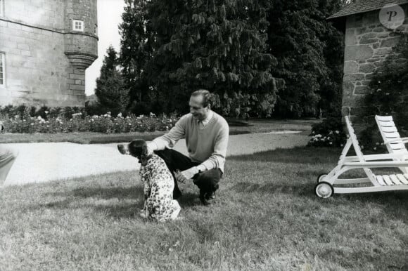 Photo d'archive datée du 30 août 1976 de l'ancien président Jacques Chirac et de son épouse Bernadette dans leur château de Bity à Sarran, France. Le président Jacques Chirac est décédé ce matin entouré de sa famille. M. Chirac a effectué deux mandats en tant que président français et a fait entrer son pays dans la monnaie unique européenne. Photo Buthaud/ANDBZ/ABACAPRESS.COM