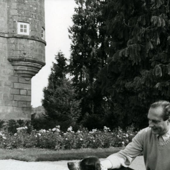 Photo d'archive datée du 30 août 1976 de l'ancien président Jacques Chirac et de son épouse Bernadette dans leur château de Bity à Sarran, France. Le président Jacques Chirac est décédé ce matin entouré de sa famille. M. Chirac a effectué deux mandats en tant que président français et a fait entrer son pays dans la monnaie unique européenne. Photo Buthaud/ANDBZ/ABACAPRESS.COM