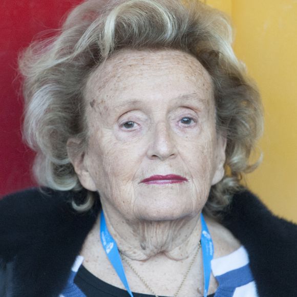 Bernadette Chirac à un match de football caritatif organisé par le Variétés Club de France au profit de l'association "+ de Vie" à Mantes-la-Jolie.