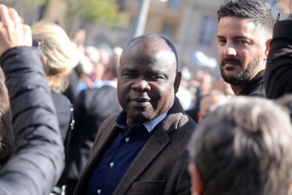 Basile Boli - Sorties des obsèques de Bernard Tapie en la Cathédrale La Major à Marseille le 8 octobre 2021. © Jacovides / Santini / Bestimage