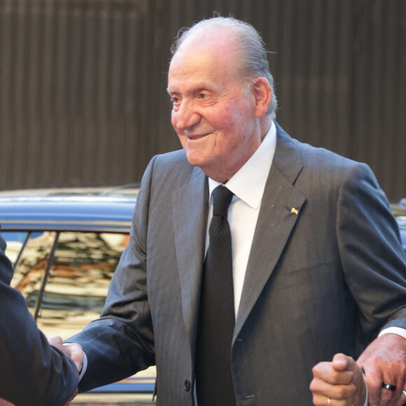 Le roi Juan Carlos - Arrivées de la famille royale d'Espagne aux obsèques de Fernandez de Araoz à Madrid. Le 9 septembre 2024  Arrivals at the funeral of Fernández de Araoz, on September 9, 2024, in Madrid (Spain). 