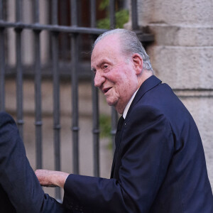  Le roi Juan Carlos - Arrivées de la famille royale d'Espagne aux obsèques de Juan Gomez-Acebo en la cathédrale Castrense à Madrid. Le 8 septembre 2024  Arrivals at the Castrense Cathedral before the funeral for Juan Gómez-Acebo, on September 8, 2024, in Madrid (Spain). 