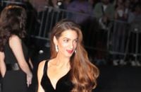 DUEL DE LOOKS Monica Bellucci vs Amal Clooney, qui remporte le match avec cette tenue en velours très glamour ?