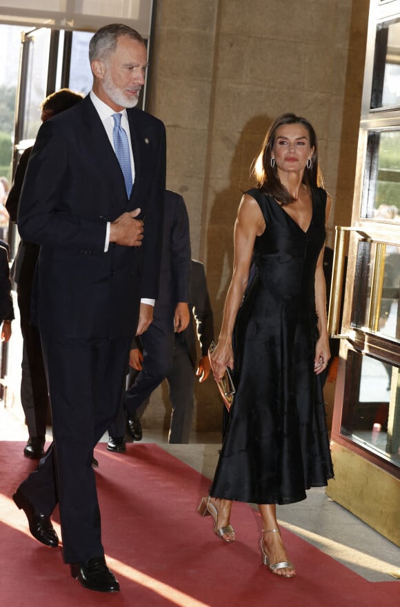 Le roi Felipe VI et la reine Letizia d'Espagne arrivent au Teatro Real pour assister à l'opéra 'Adriana Lecouvreur' pour lancer la saison 24-25, le 23 septembre 2024, à Madrid, Espagne.