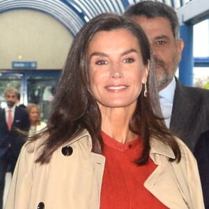 Letizia d'Espagne s'est récemment envolée à Milan pour une raison bien spéciale !
La reine Letizia d'Espagne arrive à la réunion annuelle de la Journée mondiale de la recherche sur le cancer à Milan, en Italie.