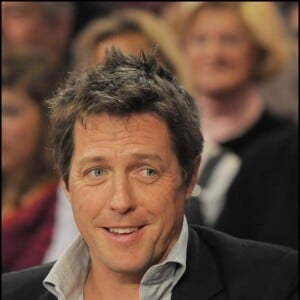 Hugh Grant à l'enregistrement de "Vivement Dimanche" (13 janvier 2010)