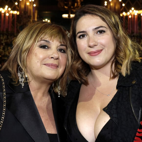 Michèle Bernier et sa fille Charlotte Gaccio lors de la 31ème cérémonie des Molières 2019 aux Folies Bergère à Paris, France, le 13 mai. © Cédric Perrin/Bestimage