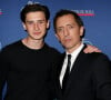 Noé Elmaleh est devenu papa pour la première fois d'une petite fille prénommée Ély née de son amour avec la journaliste officiant pour TV Monaco, Johanna Marques.
Exclusif - Gad Elmaleh avec son fils Noé lors du photocall du spectacle de Gad Elmaleh "Oh My Gad" au "Carnegie Hall" à New York