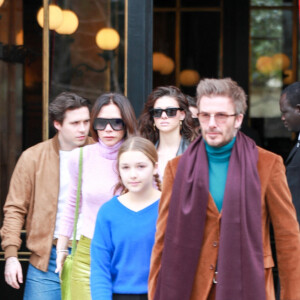 David Beckham, Victoria Beckham, Brooklyn Beckham, sa femme Nicola Peltz, Harper Beckham et Cruz Beckham célèbrent l'Anniversaire de Brooklyn (24 ans aujourd'hui) à Paris durant la Fashion Week de Paris (PFW), France, le 03 Mars 2023 