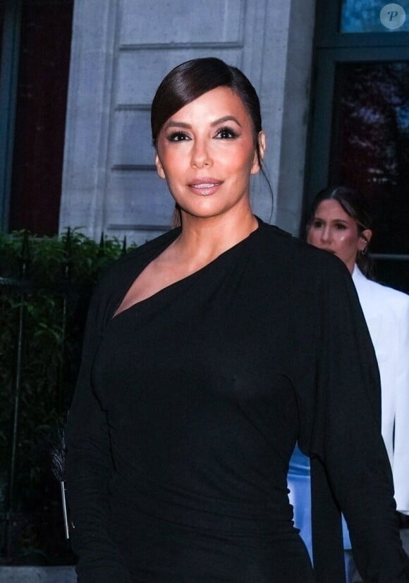 Eva Longoria au au défilé de Victoria Beckham au château de Bagatelle lors de la Fashion Week de Paris (PFW), le 27 septembre 2024