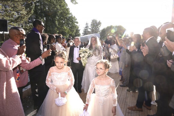 Exclusif - Francky Vincent et Aziza El Batri - Mariage de Francky Vincent et Aziza El Batri dans leur domaine de Sinceny dans l'Aisne le 28 septembre 2024. © Cédric Perrin / Bestimage 