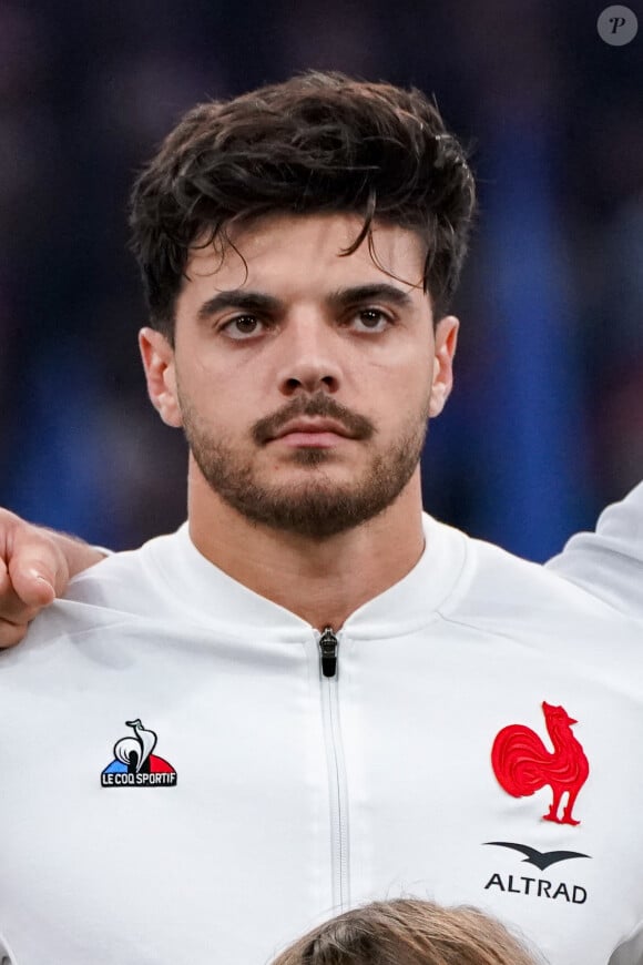 Le rugbyman s'affiche aux côtés de son "mini Rom", habillé exactement comme lui
 
Romain Ntamack (France) - Equipe de France - Le XV de France bat le Springboks (30-26) pour leur deuxième test-match automnal au stade Vélodrome à Marseille, France, le 12 novembre 2022. © Norbert Scanella/Panoramic/Bestimage