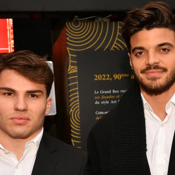 Exclusif - Antoine Dupont, Romain Ntamack - Avant-première du film "Le Stade" au Grand Rex à Paris le 4 avril 2022. Le 13 avril sortira le film "Le Stade", le film sur le Stade Toulousain. Une immersion cinématographique inédite retraçant la saison dernière auréolée d'un doublé historique Champions Cup - Top 14. Le club de rugby de la ville rose, le plus titré de France et d'Europe, a ouvert en grand ses portes aux réalisateurs E. Hannezo et M. Vollaire. © Veeren / Bestimage