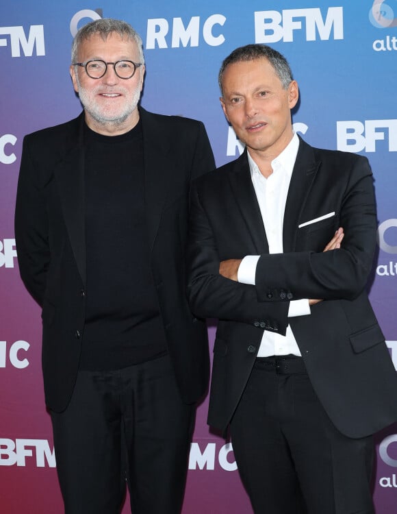 Laurent Ruquier arrête son émission sur BFMTV - Laurent Ruquier et Marc-Olivier Fogiel lors de la conférence de presse de rentrée BFM TV. - RMC du groupe Altice France à Paris, France, le 31 août 2023. © Coadic Guirec/Bestimage 