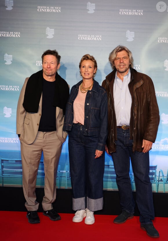 Alexandra Lamy présente à Nice le film "Louise Violet",
Jérôme Kircher, Alexandra Lamy, Eric Besnard pour le film Louise Violet - 6ème édition du festival Cinéroman à Nice le 1er octobre 2024. © Dominique Jacovides - Bruno Bebert / Bestimage