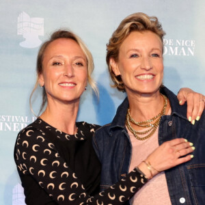 Alexandra et Audrey Lamy ont fait de belles retrouvailles !
Audrey Lamy et sa soeur Alexandra Lamy - 6ème édition du festival Cinéroman à Nice. © Dominique Jacovides - Bruno Bebert / Bestimage