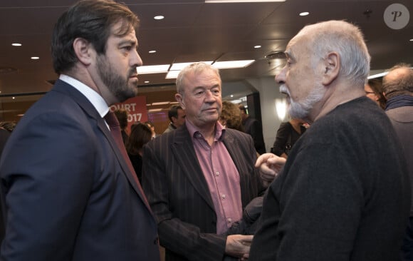 Enrique Martinez (directeur général de la Fnac Darty), Antoine Gallimard, Tahar Ben Jelloul - Cérémonie de remise du prix Goncourt des lycéens 2017 à A. Zeniter pour son roman "L'art de perdre" à la FNAC Terne à Paris le 16 novembre 2017. © Romuald Meigneux/Bestimage 