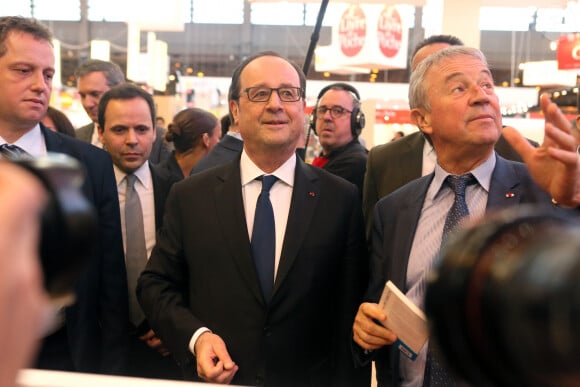 Antoine Gallimard - Le président François Hollande à l'inauguration de "Livre Paris", la 37ème édition du salon du livre à Paris le 23 mars 2017.  © CVS / Bestimage  President François Hollande at the grand opening of "Livre Paris", the 37th edition of the book fair in Paris on March 23, 2017 