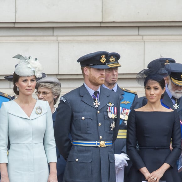 La famille royale d'Angleterre lors de la parade aérienne de la RAF pour le centième anniversaire au palais de Buckingham à Londres. Le 10 juillet 2018 