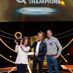 Exclusif - Le gagnant Jarno (Slam), Cyril Féraud, Timothée (12 coups de midi) - Enregistrement de l'émission "Le Quiz des Champions" aux Studios 130 à Saint-Denis, présentée par C.Féraud et diffusée le 21 septembre à 21h10 sur France 2. Le 4 juin 2024 © Christophe Clovis / Bestimage 