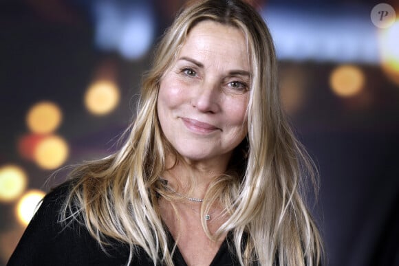 Actuellement, elle s'épanouit à Neuilly-sur-Seine, dans un appartement offrant une vue imprenable sur la Tour Eiffel
Portrait de Sophie Favier à Paris. © Cédric Perrin/Bestimage 