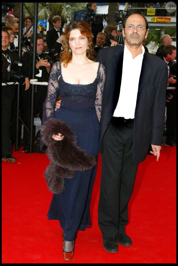 Agnès Jaoui et Jean-Pierre Bacri, montée des marches au Festival de Cannes 2004.