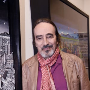 Ce 4 octobre, il annonce le décès du journaliste Jérôme Le Fauconnier
 
Exclusif - Didier Roustan lors du vernissage de l'exposition "Vue du ciel" de l'artiste 3D Johann Perathoner au Royal Monceau-Raffles Paris le 20 avril 2022. © Rachid Bellak / Bestimage