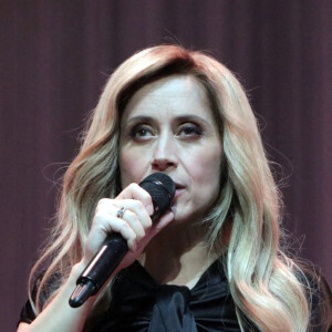 
La chanteuse canado-belge Lara Fabian se produit lors d'un concert au Palais national des arts dans le cadre de la tournée 50 World Tour, à Kiev, en Ukraine, le 20 octobre 2019.