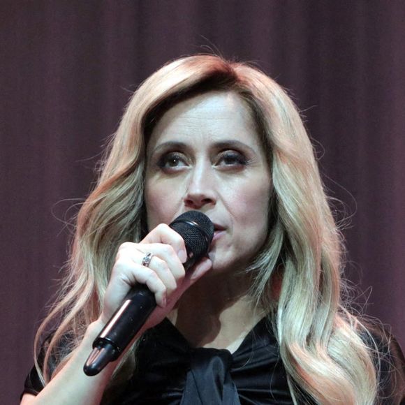 
La chanteuse canado-belge Lara Fabian se produit lors d'un concert au Palais national des arts dans le cadre de la tournée 50 World Tour, à Kiev, en Ukraine, le 20 octobre 2019.