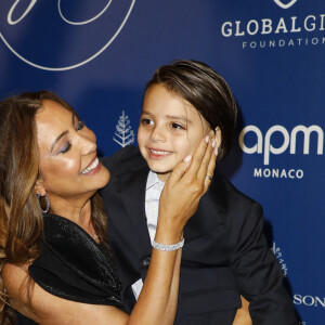 L'occasion de constater que le petit garçon a déjà bien grandi et pose déjà comme une star !
Maria Bravo et Santiago Enrique Baston au photocall de la 12ème édition de la soirée Global Gift Gala à l'hôtel Four Seasons George V à Paris le 5 octobre 2024. © Marc-Ausset Lacroix / Bestimage 