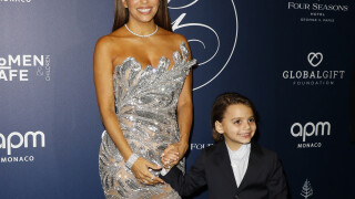 A seulement 6 ans, le fils d'Eva Longoria déjà très à l'aise en soirée ! Santiago a fait le show au Global Gift Gala à Paris