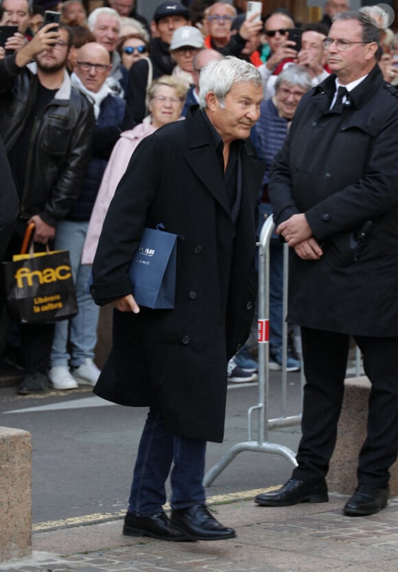 Martin Lamotte arrive aux obsèques de Michel Blanc le 10 octobre 2024