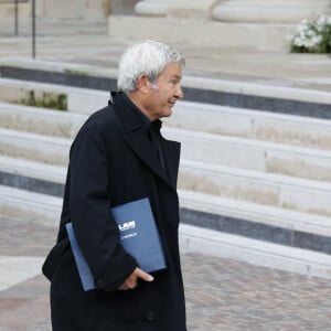 Martin Lamotte arrive aux obsèques de Michel Blanc le 10 octobre 2024