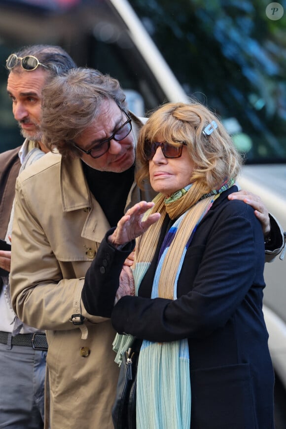 Jean-Noël Mirande et Nadine Trintignant - Sortie des Obsèques de Michel Blanc en l'église Saint-Eustache à Paris, le 10 octobre 2024. © Moreau / Jacovides / Bestimage