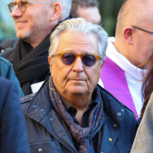 Christian Clavier - Sortie des Obsèques de Michel Blanc en l'église Saint-Eustache à Paris, le 10 octobre 2024. © Moreau / Jacovides / Bestimage