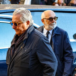 Christian Clavier, Gérard Jugnot - Sortie des Obsèques de Michel Blanc en l'église Saint-Eustache à Paris, le 10 octobre 2024. © Moreau / Jacovides / Bestimage