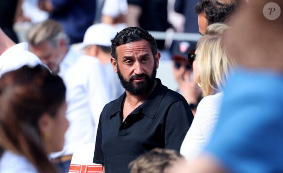 Cyril Hanouna - Célébrités dans les tribunes de la finale homme des Internationaux de France de tennis de Roland Garros 2024 à Paris le 9 juin 2024. © Jacovides-Moreau/Bestimage 