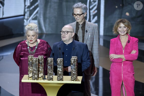 Rétro - Décès de Michel Blanc - Un César spécial pour la troupe du Splendid, Josiane Balasko, Michel Blanc, Thierry Lhermitte, Marie-Anne Chazel sur scène lors de la 46ème cérémonie des César à l'Olympia à Paris le 12 mars 2021. © Pierre Villard/ Pool / Bestimage  46th Cesar Film Awards 2021 ceremony at Olympia in Paris on March 12th, 2021 