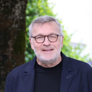 Laurent Ruquier - Photocall avec l'équipe de l'émission de radio "Les grosses têtes" lors de la 17ème édition du Festival du Film Francophone de Angoulême (FFA). Le 29 août 2024 © Coadic Guirec / Bestimage