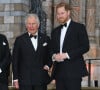 Depuis le Megxit, le prince Harry s'est mis à dos plusieurs membres du clan Windsor.
Le prince William, duc de Cambridge, Sir David Attenborough, le prince Charles, prince de Galles, le prince Harry, duc de Sussex, à la première de la série Netflix "Our Planet" au Musée d'Histoires Naturelles à Londres.