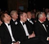 De plus, le prince Harry semble vouloir se rapprocher des siens... Toutefois, le roi Charles III se montrerait prudent à son égard sous les conseils de son épouse, la reine Camilla.
Le prince William, duc de Cambridge, Sir David Attenborough, le prince Charles, prince de Galles, le prince Harry, duc de Sussex, lors de la première de la série Netflix "Our Planet" au Musée d'Histoires Naturelles à Londres, le 4 avril 2019.