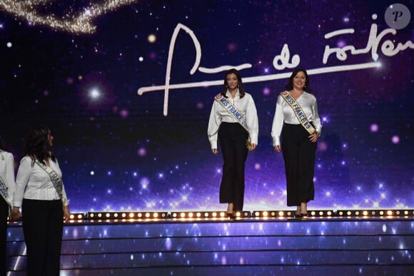 Hommage à Geneviève de Fontenay lors de l'élection Miss France 2024.