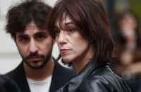 Charlotte Gainsbourg immortalisée avec son fils Ben Attal par sa belle-fille : leur look décontracté ne passe pas inaperçu