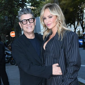 Leur couple a autant surpris que charmé le public !
Marc Lavoine et sa compagne Adriana Karembeu arrivant au "Concerto pour la Paix" organisé par Omar Harfouch au Théâtre des Champs Élysées à Paris © Rachid Bellak / Bestimage 