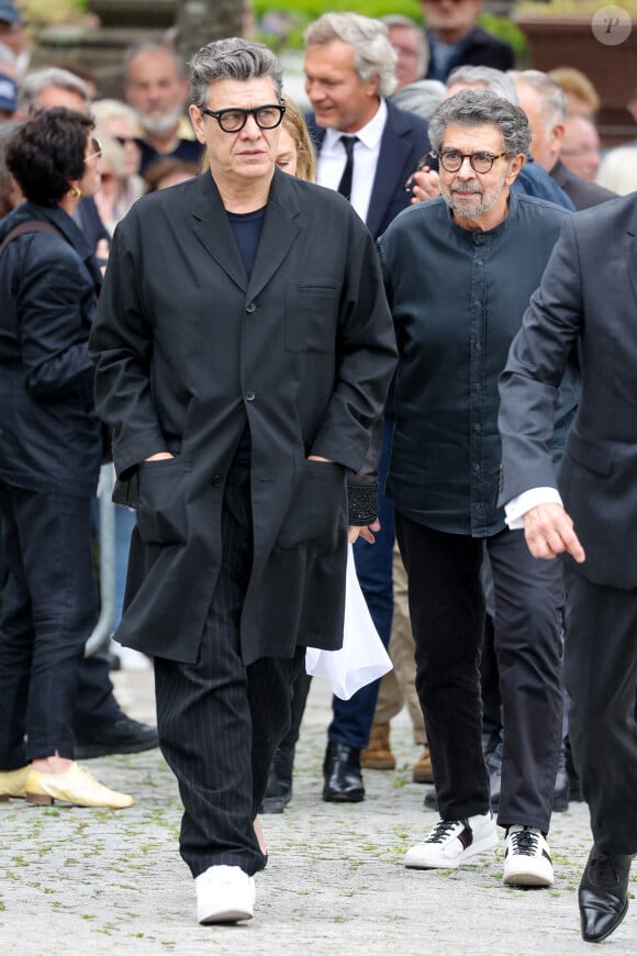 Marc Lavoine - Arrivées aux obsèques de l'auteure-compositrice-interprète et actrice française Françoise Hardy au crématorium du cimetière du Père-Lachaise à Paris, France, le 20 juin 2024. © Jacovides-Moreau/Bestimage 