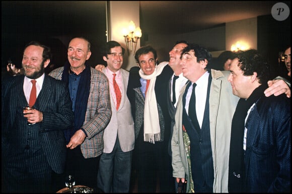 Il a fait partie de la promotion 1954 du Conservatoire qui comptait aussi sur Jean-Pierre Marielle, Jean Rochefort...
Jean-Paul Belmondo avec ses amis de la promotion 1951 su Conservatoire : Michel Beaune, Jean-Pierre Marielle, Jean Rochefort, Mario David et Jacques Villeret en 1987