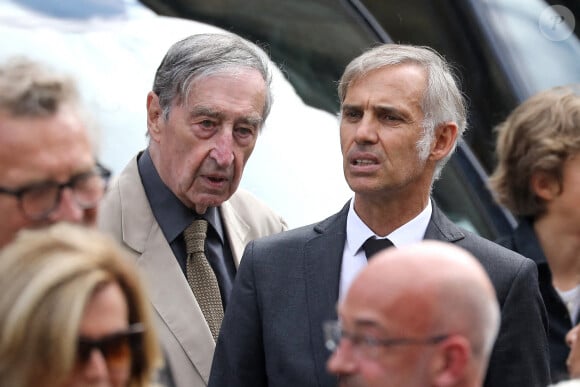 Pierre Vernier, Paul Belmondo - Sorties - Obsèques de Jean-Paul Belmondo en l'église Saint-Germain-des-Prés, à Paris le 10 septembre 2021. © Dominique Jacovides / Bestimage