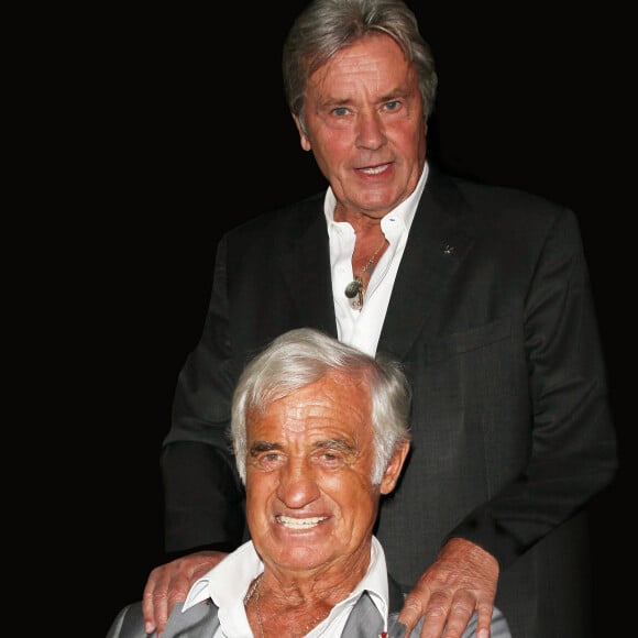 "Alain Delon il était seul, seul avec ses chiens"
Archives : Jean-Paul Belmondo et Alain Delon