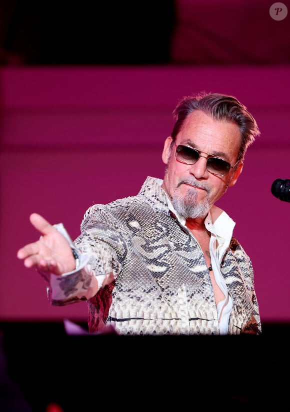 "Je peux porter des blousons en python ou en croco mais ceux-là, s'ils croisent un humain, pas sûr que ça se passe trop bien pour lui", explique-t-il

Florent Pagny - Soirée de gala "Heroes for Imagine" qui a permis de récolter dix millions d'euros au profit de la recherche contre les maladies génétiques à Paris le 23 septembre 2024. © Dominique Jacovides / Bestimage